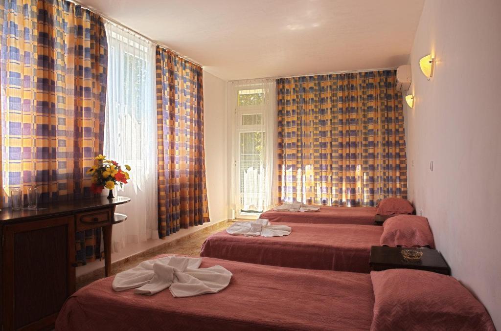 Sunny Varshava Hotel Золотые Пески Номер фото